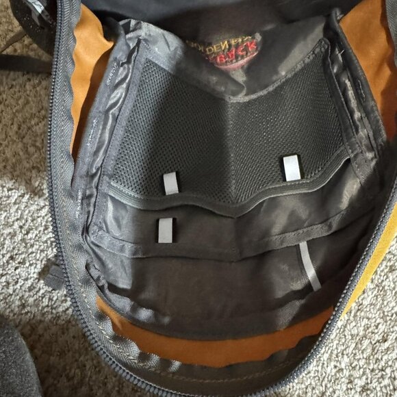 Columbia Outback Golden Fly Hiking Backpack Daypack Yellow Gray Outdoor - Picture 7 of 13